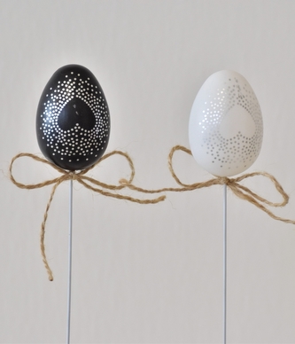 Plastová vajíčka na špejli, s/6, 6 cm