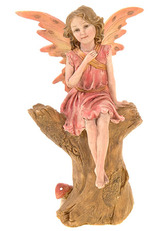 Víla luční, vyrobena z polyresinu. Interiérová dekorace.