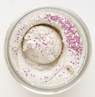 POWERBAIT NATURAL GLITTER TROUT BAIT GARLIC 50G WHITE
