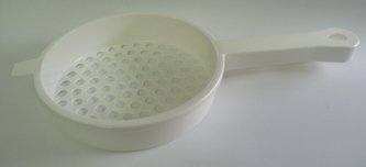 Cedník d18cm na halušky/noky-díry d12mm