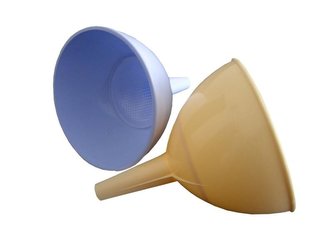 TRYCHTÝŘ SE SÍTKEM TRYCHTÝŘ SE SÍTKEM