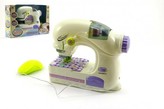 Šicí stroj plast 22cm na baterie, USB port  se zvukem v krabici
