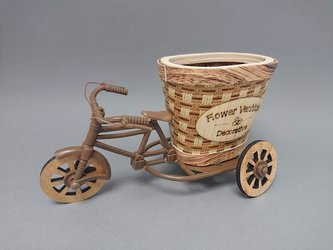 Tříkolka s proutěným obalem