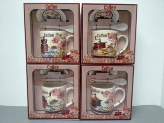 Hrnek s mlýnkem na kávu