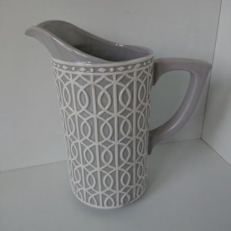 Džbán šedý se vzorem
