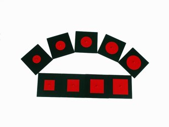 Vepsané a soustředné kovové tvary