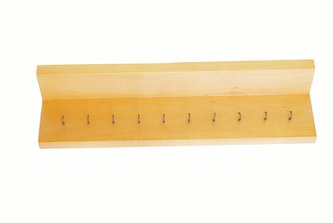 Věšáček na perlové řetězy