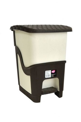 Odpadkový koš domovní 6 l plastový nášlapný