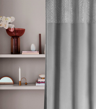 Dekorační vzorovaný velvet závěs s kroužky BLISSY světle šedá 140x250 cm (cena za 1 kus) MyBestHome