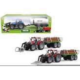 Traktor z przyczepą z drewnem