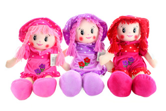 Hadrová panenka s čepicí