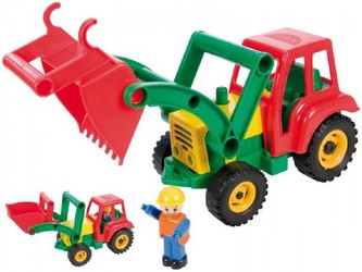 Aktivní traktor se lžící