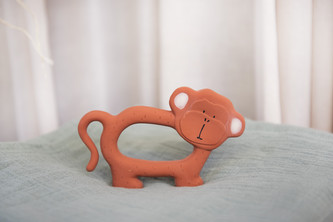 100% natural rubber grasping toy - Mr. Monkey
