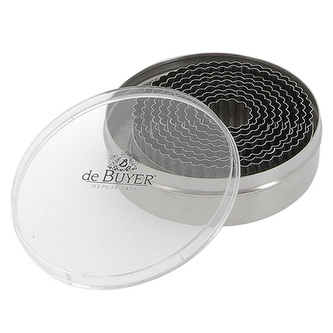 SET OF 9 ST. STEEL FLUTED ROUND CUTTERS  O 3 TO 11CM