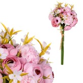 Pivoňky a zákuly v pugetu, růžová barva.