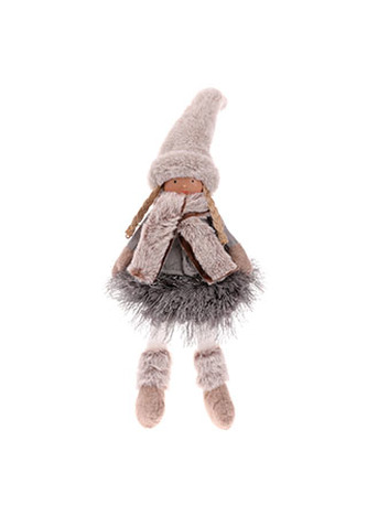 Děvčátko v hnědém kabátě a sukni, sedící.