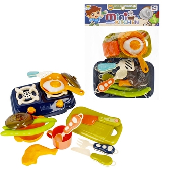 Kuchyňská sestava s vařičem a potravinami