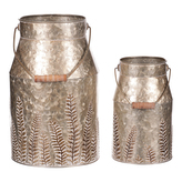 Váza z kovu, v  tmavě krémové barvě s kapradím. Cena za sadu 2ks.