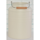 Váza kovová, krémová barva.