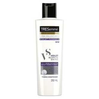 TRESemmé Tonující kondicionér pro blond vlasy Violet Blonde Shine (Tonning Conditioner) 250 ml woman