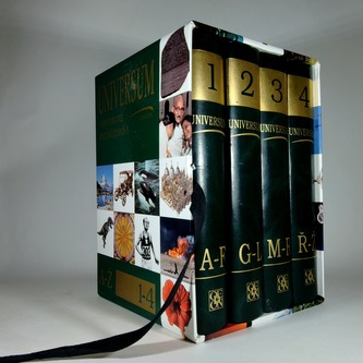 Universum: Všeobecná encyklopedie (box)