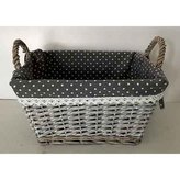 Košík,  proutěná dekorace s látkou.