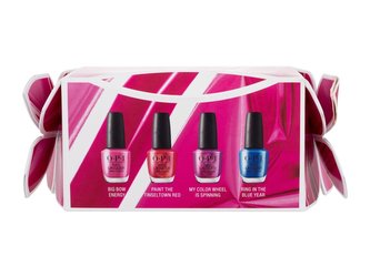 OPI Holiday lak na nehty Nail Lacquer 3,75 ml Big Bow Energy + lak na nehty Nail Lacquer 3,75 ml Paint The Tinseltown Red + lak na nehty Nail Lacquer 3,75 ml My Color Wheel Is Spinning + lak na nehty Nail Lacquer 3,75 ml Ring In The Blue Year