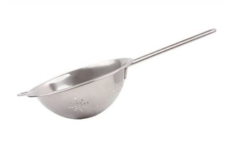 cedník d22cm,NR plech.,rukojeť