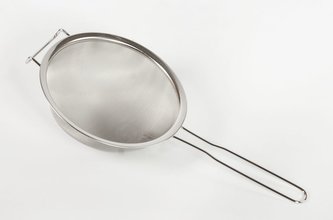 cedník d25x 8cm, hustý, NR, rukojeť 25cm