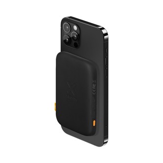 Xtorm Magnetic Wireless Power Bank 5000 mAh černá