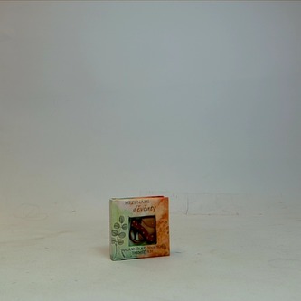 Mezi námi děvčaty