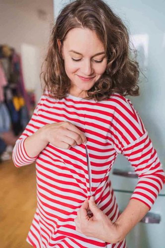 Těhotenská a kojící tunika Mommy milk & love pásky červená - velikost XL