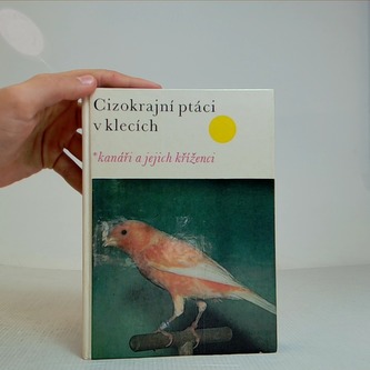 Cizokrajní ptáci v klecích