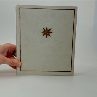 Princezna se zlatou hvězdou na čele