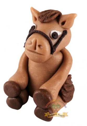 Figurka na dort kůň 3D 60g z kokosové hmoty - Fagos