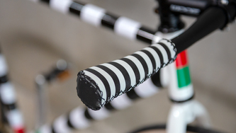 Rukojetě na řidítka na kolo Racing REMEMBER