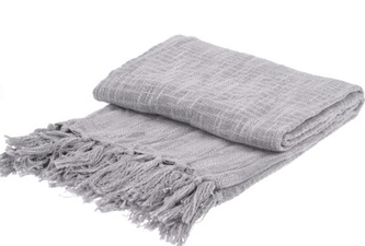 Přehoz světle šedý s třásněmi 130x170 cm