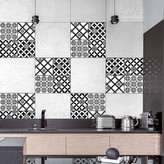 Crearreda Samolepicí dekorace Tile Cover Black & White Azulejos 31222 Kachlík, černo-bílé ornamenty