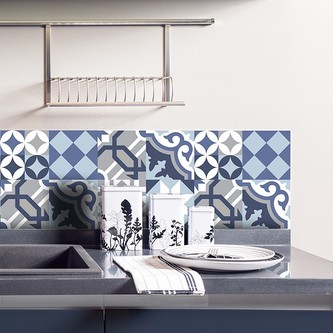 Crearreda Samolepicí dekorace Tile Cover Grey & Blue 31220 Kachlík, šedo-modro-bílé ornamenty