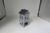 Kovový svícen domek šedý 16,5x8x7,5 cm