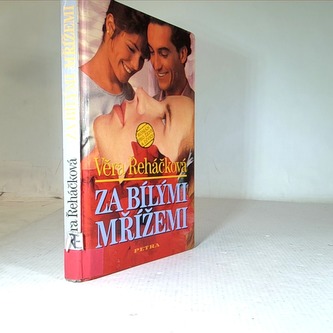 Za bílými mřížemi