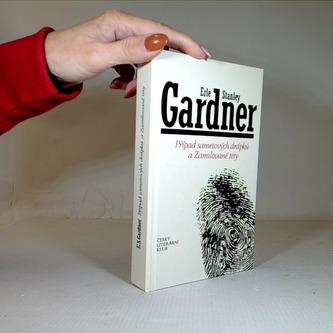 Případ sametových drápků a Zamilované tety