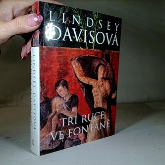 Tři ruce ve fontáně