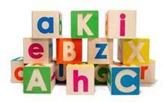 Kolorowy alfabet - małe i duże litery drewniane