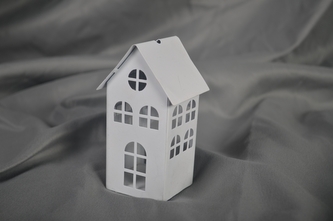 Kovový domeček na čajovou svíčku bílý