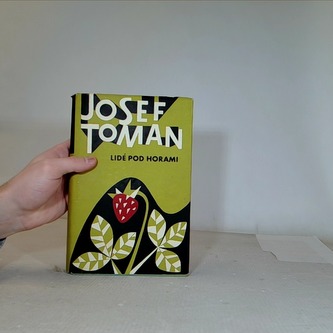 Lidé pod horami