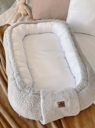 Baby Nellys Oboustranné hnízdečko, kokon Baby Love, šedé