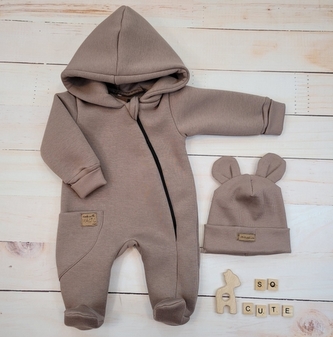 Oteplený dětský overal se šlapkama a kapucí + čepička, 2D, Kazum, čokoládový, vel. 74; 74 (6-9m)