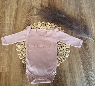 Kojenecké body, dl. rukáv Mamatti, zap. u krku, Puntík - pudrové s volánky, vel. 74; 74 (6-9m)