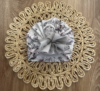 Bavlněná  dětská čepice, turban, Mamatti, Puntík - bílá s potiskem, vel. 2 - 3 roky